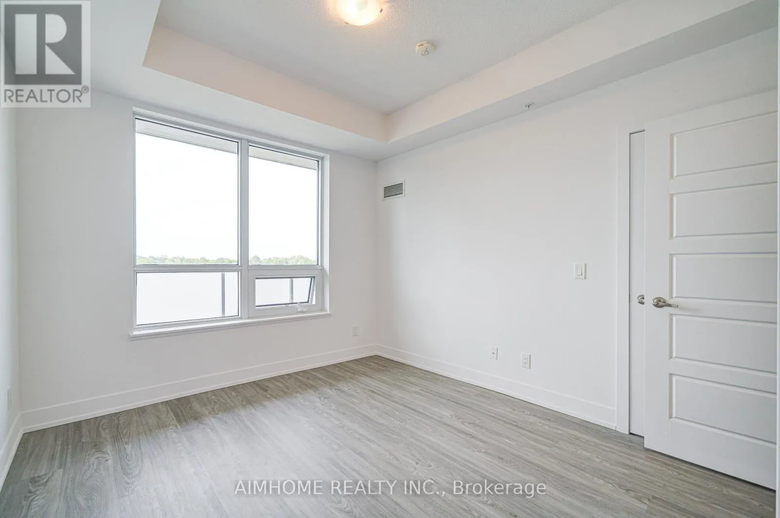 321 - 7 KENASTON GARDEN