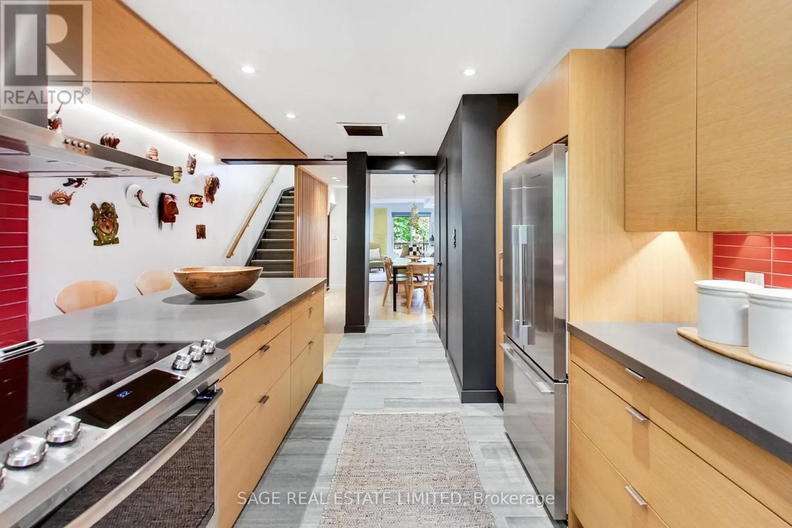 6 SHANK STREET W