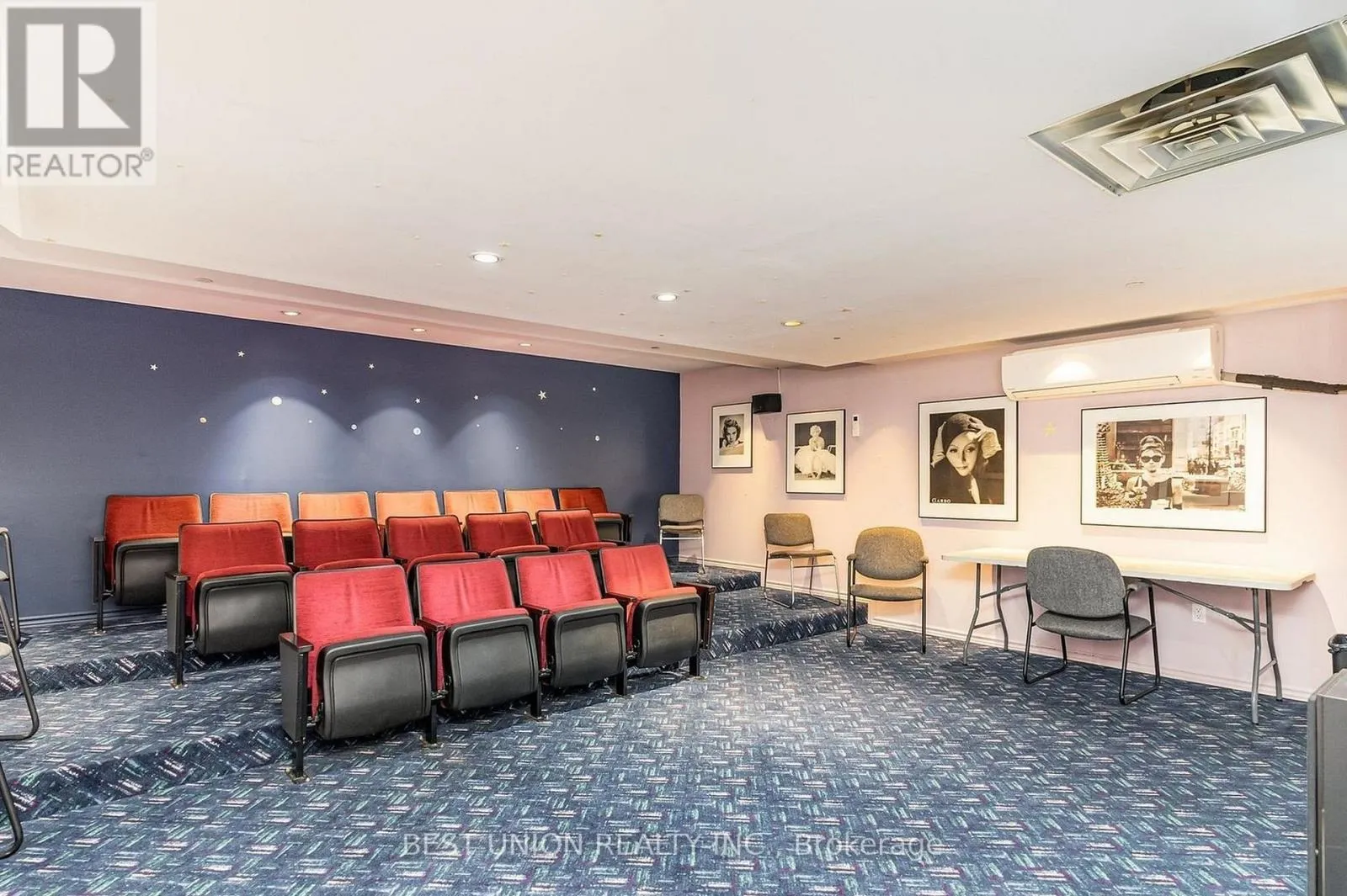 1209 - 77 MAITLAND PLACE