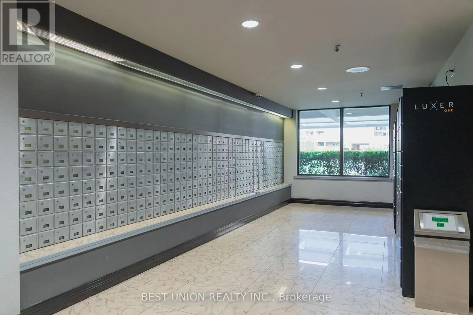 1209 - 77 MAITLAND PLACE