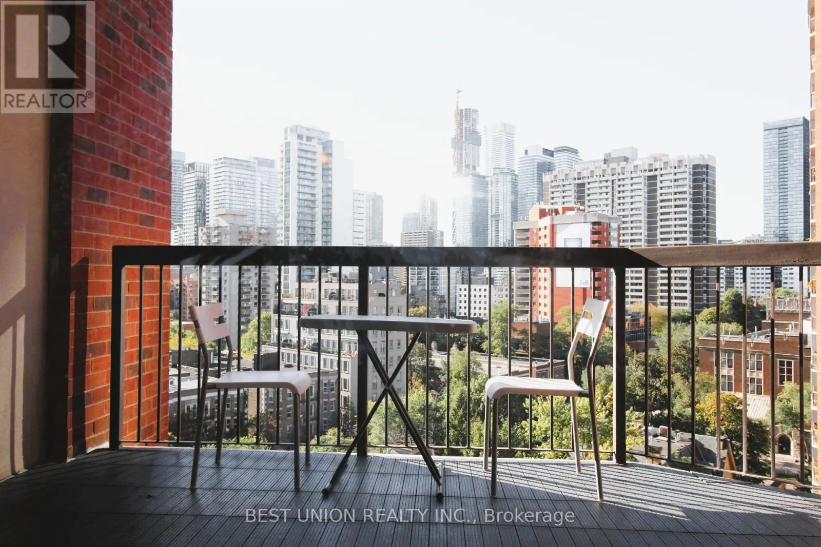 1209 - 77 MAITLAND PLACE