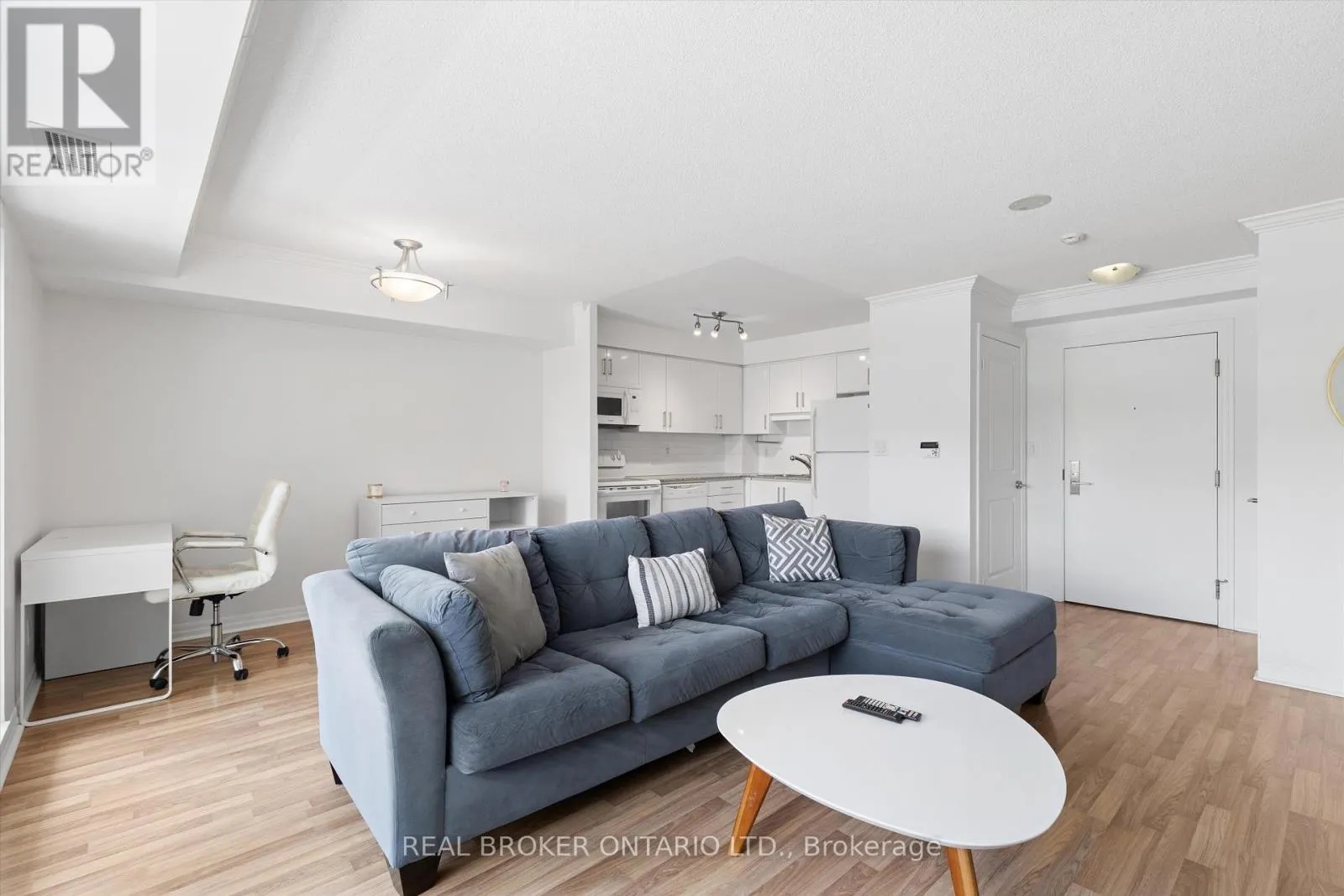 216 - 2035 SHEPPARD AVENUE E