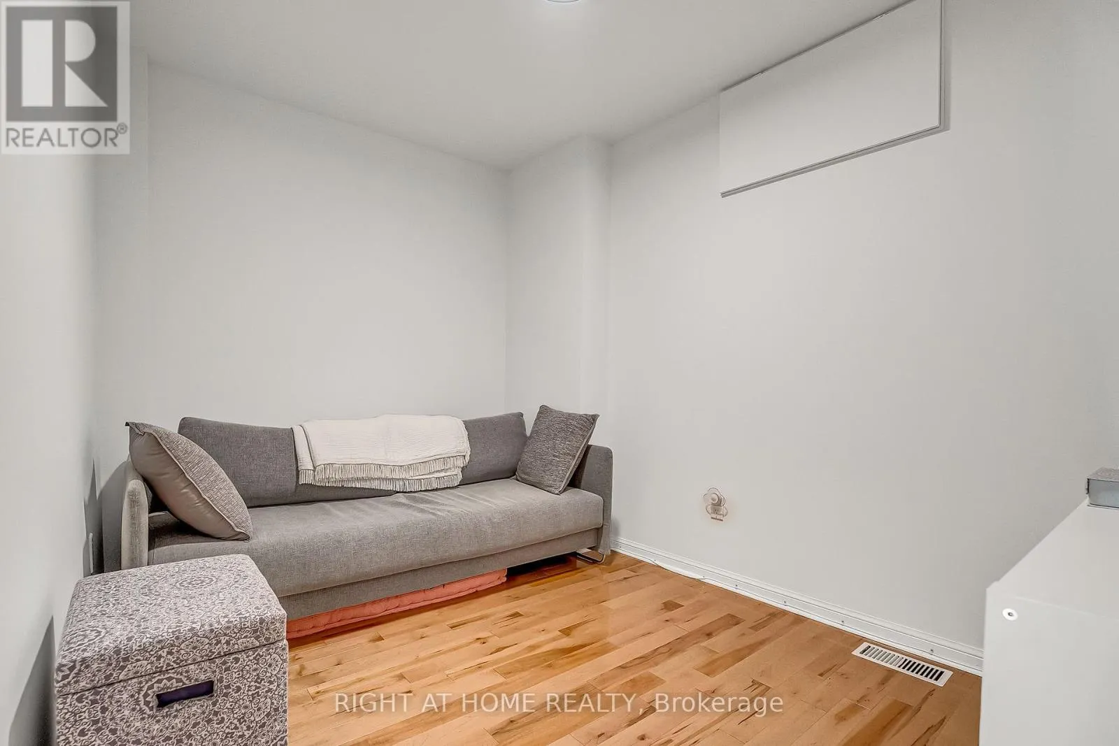 104 - 55 HALTON STREET