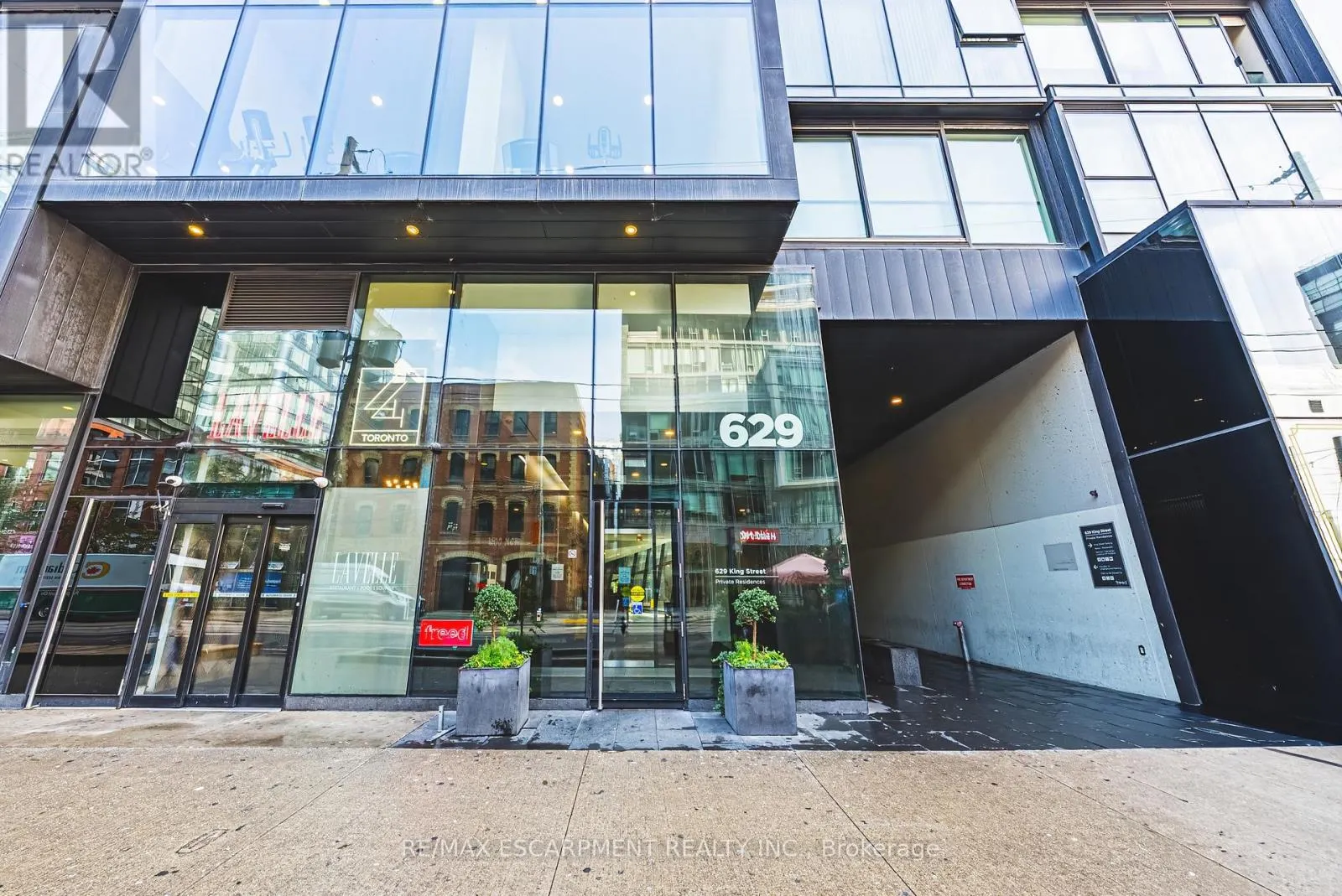 627 - 629 KING STREET W