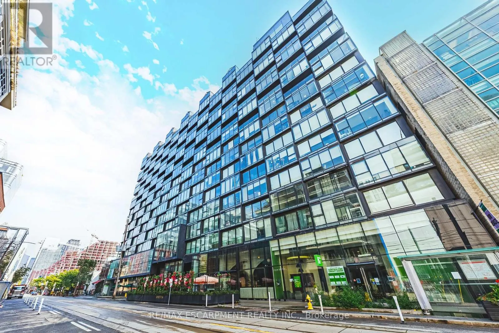 627 - 629 KING STREET W