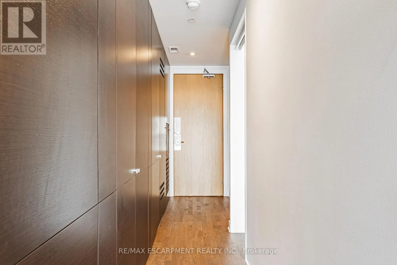 627 - 629 KING STREET W