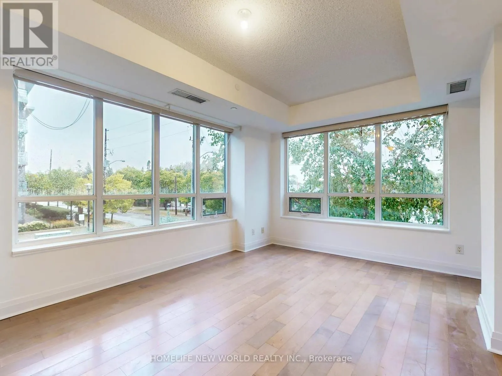 208 - 399 SPRING GARDEN AVENUE