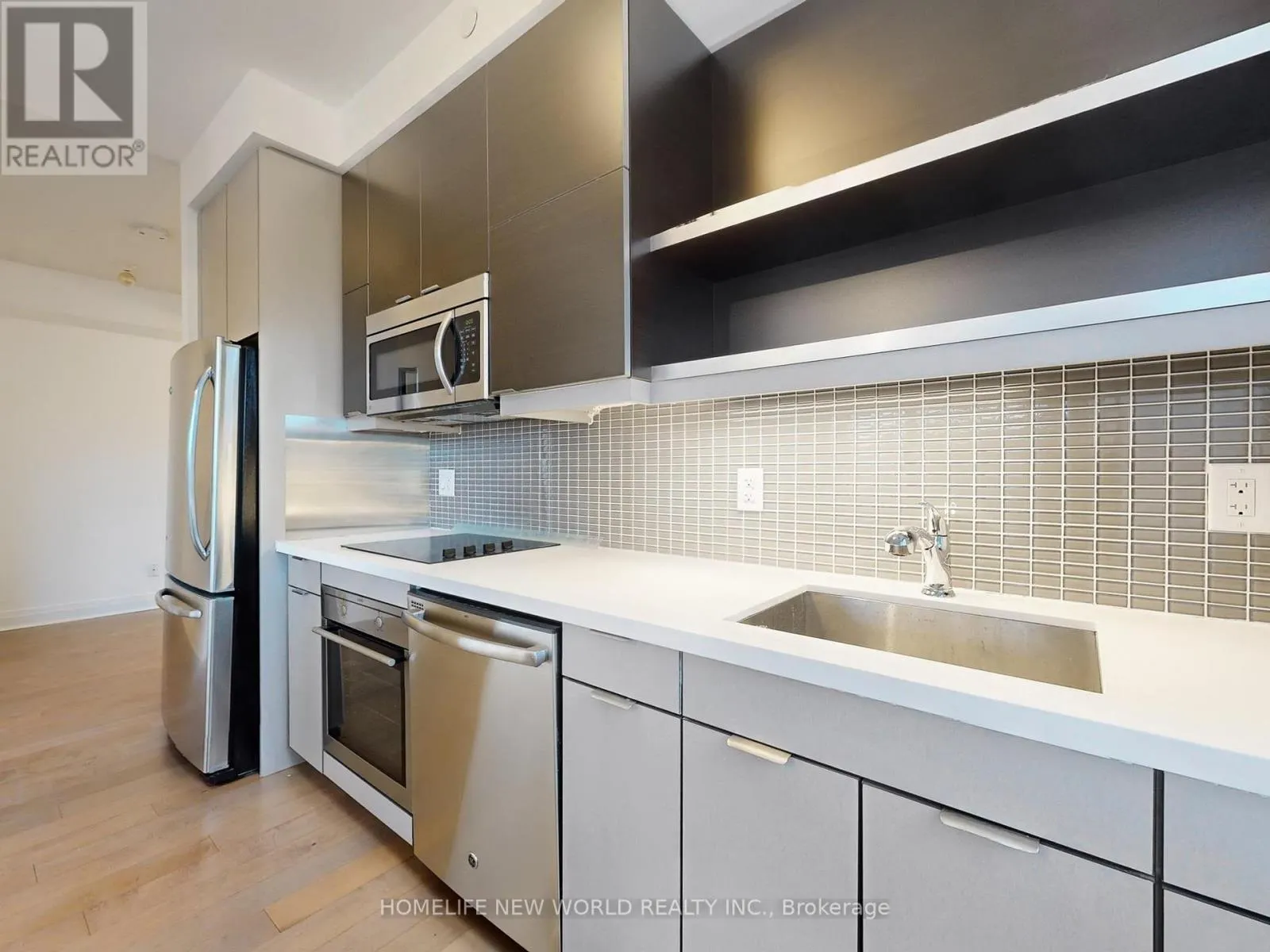 208 - 399 SPRING GARDEN AVENUE