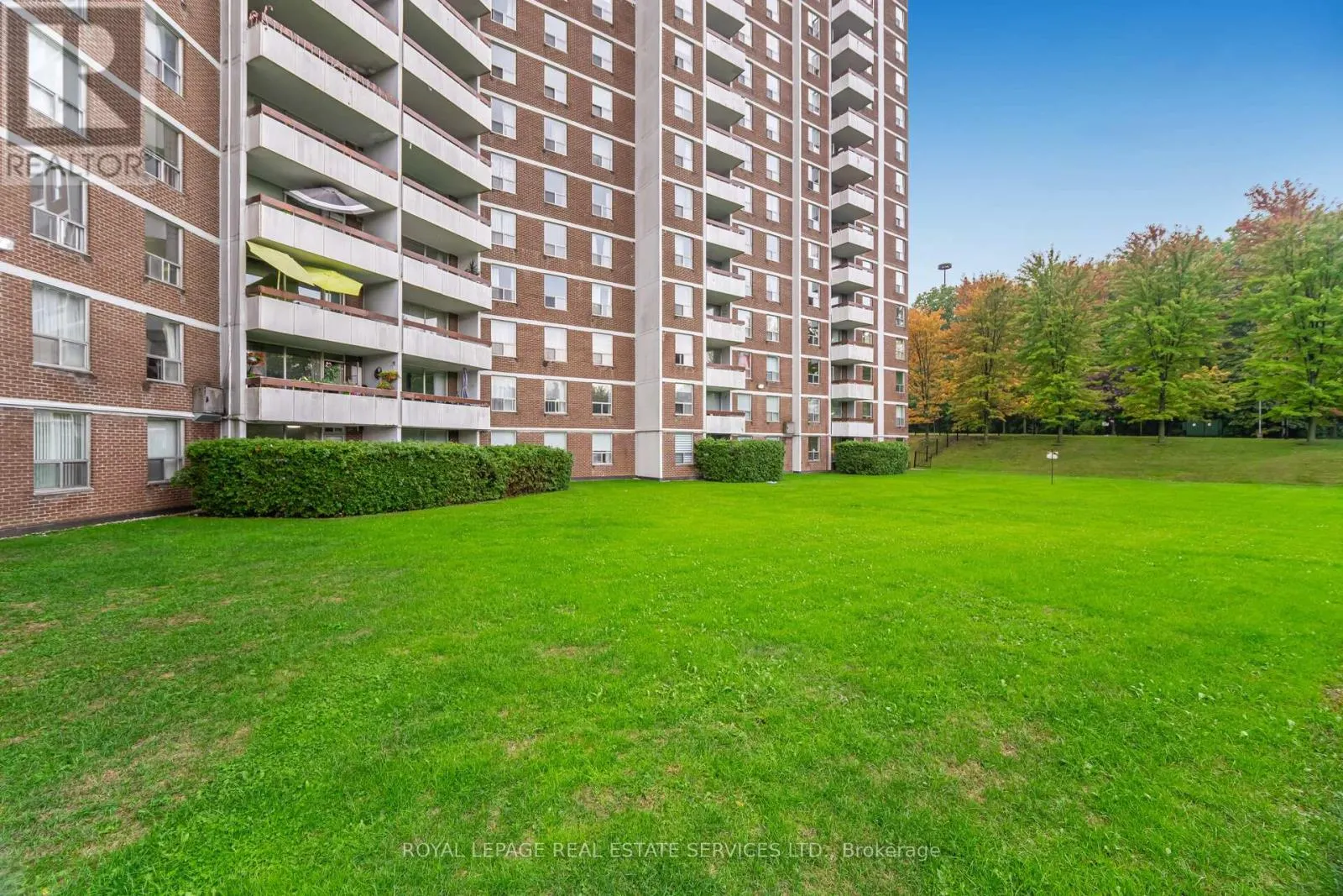 303 - 10 EDGECLIFF GOLFWAY