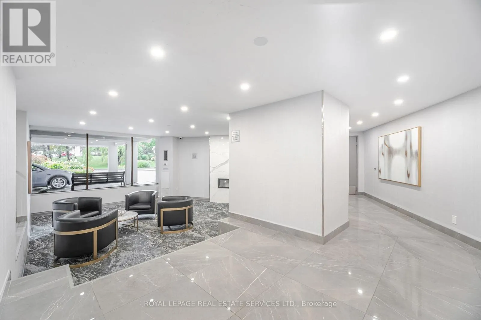 303 - 10 EDGECLIFF GOLFWAY