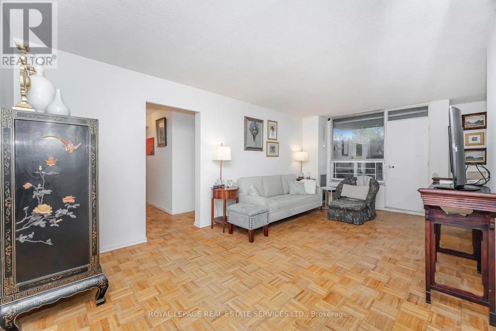 303 - 10 EDGECLIFF GOLFWAY