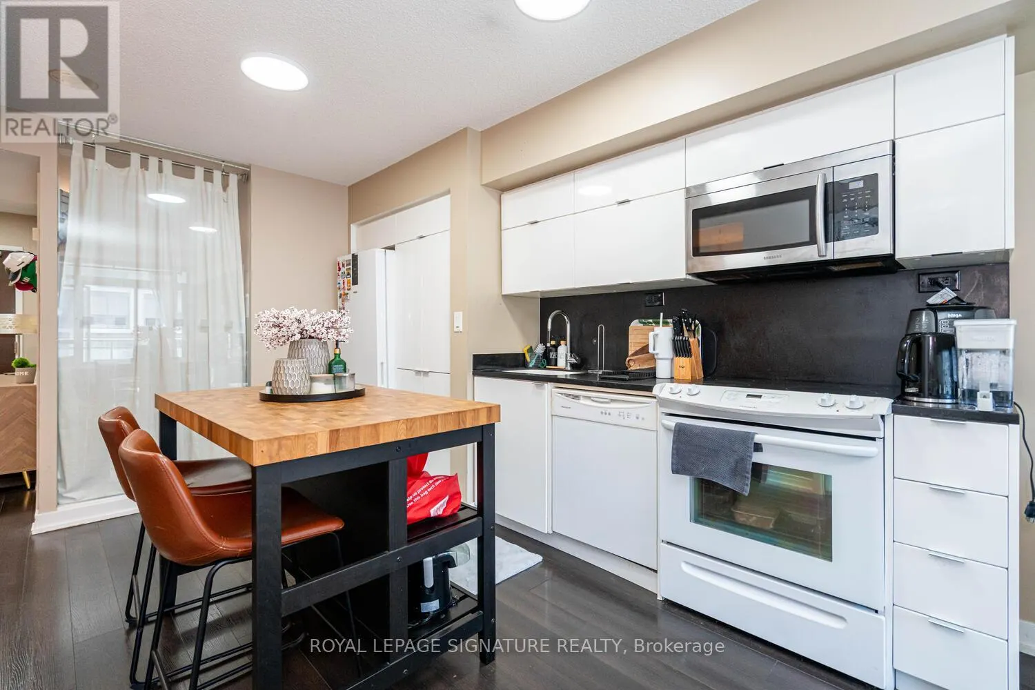 610 - 151 DAN LECKIE WAY