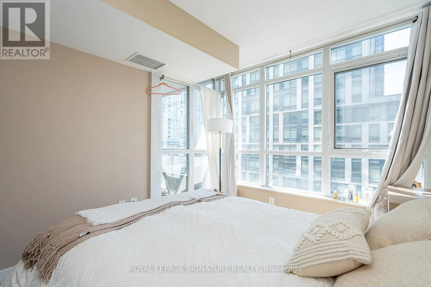 610 - 151 DAN LECKIE WAY
