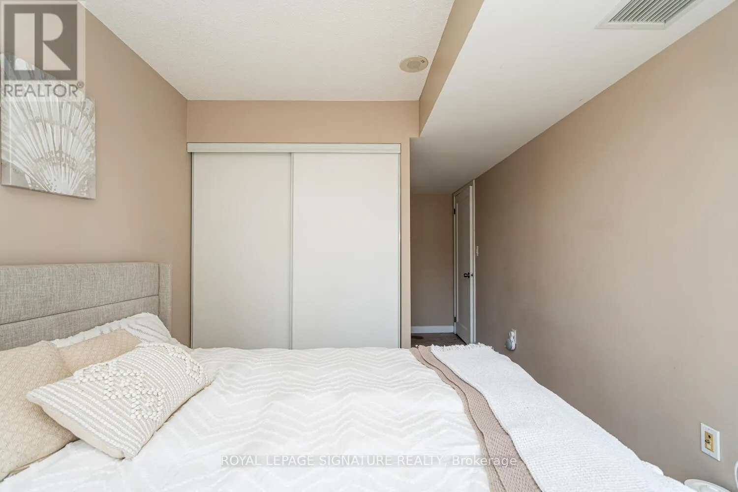 610 - 151 DAN LECKIE WAY