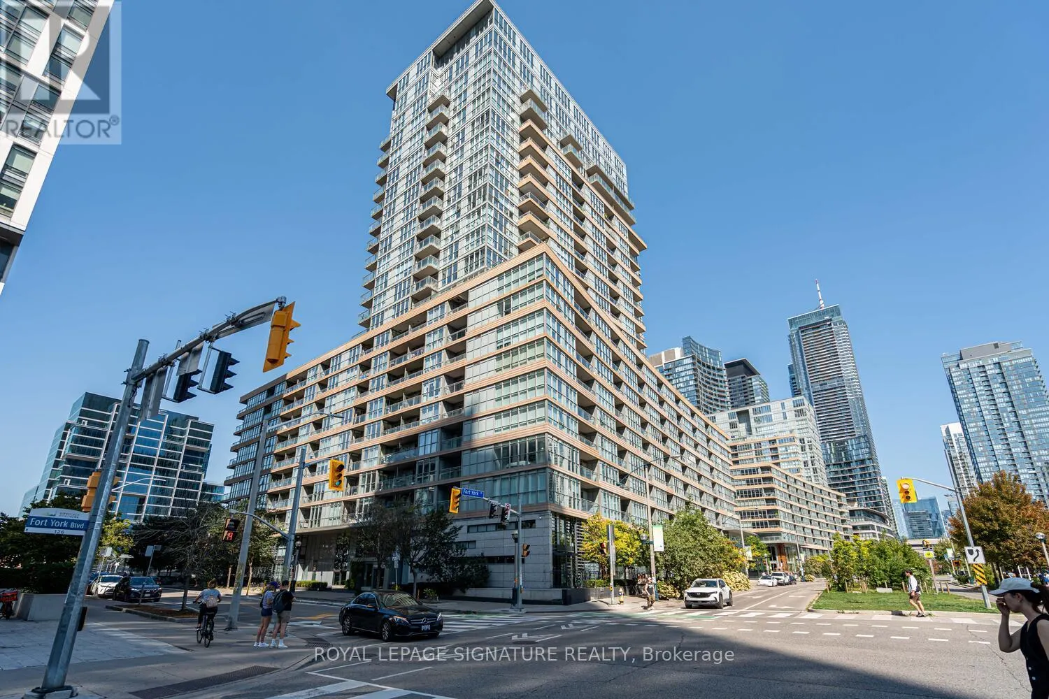 610 - 151 DAN LECKIE WAY