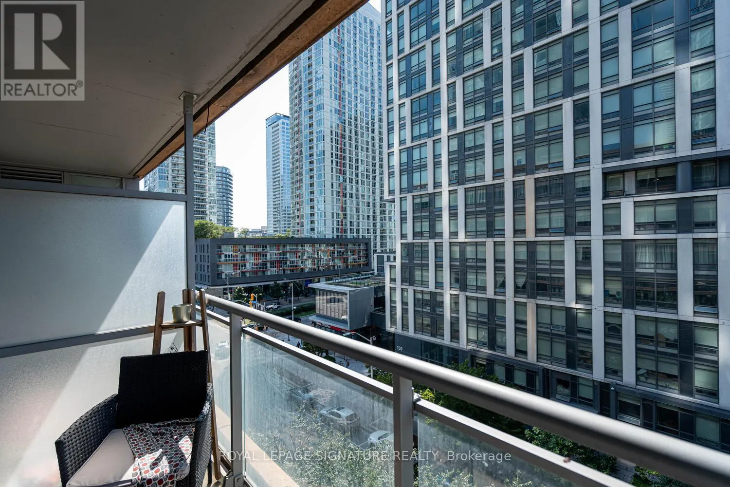 610 - 151 DAN LECKIE WAY