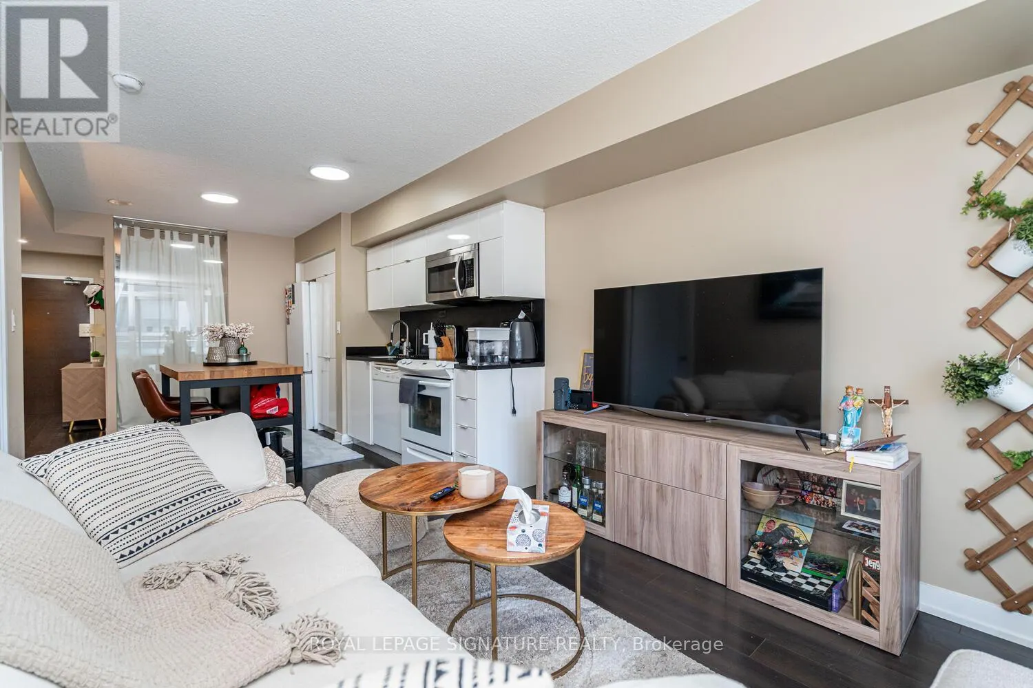 610 - 151 DAN LECKIE WAY