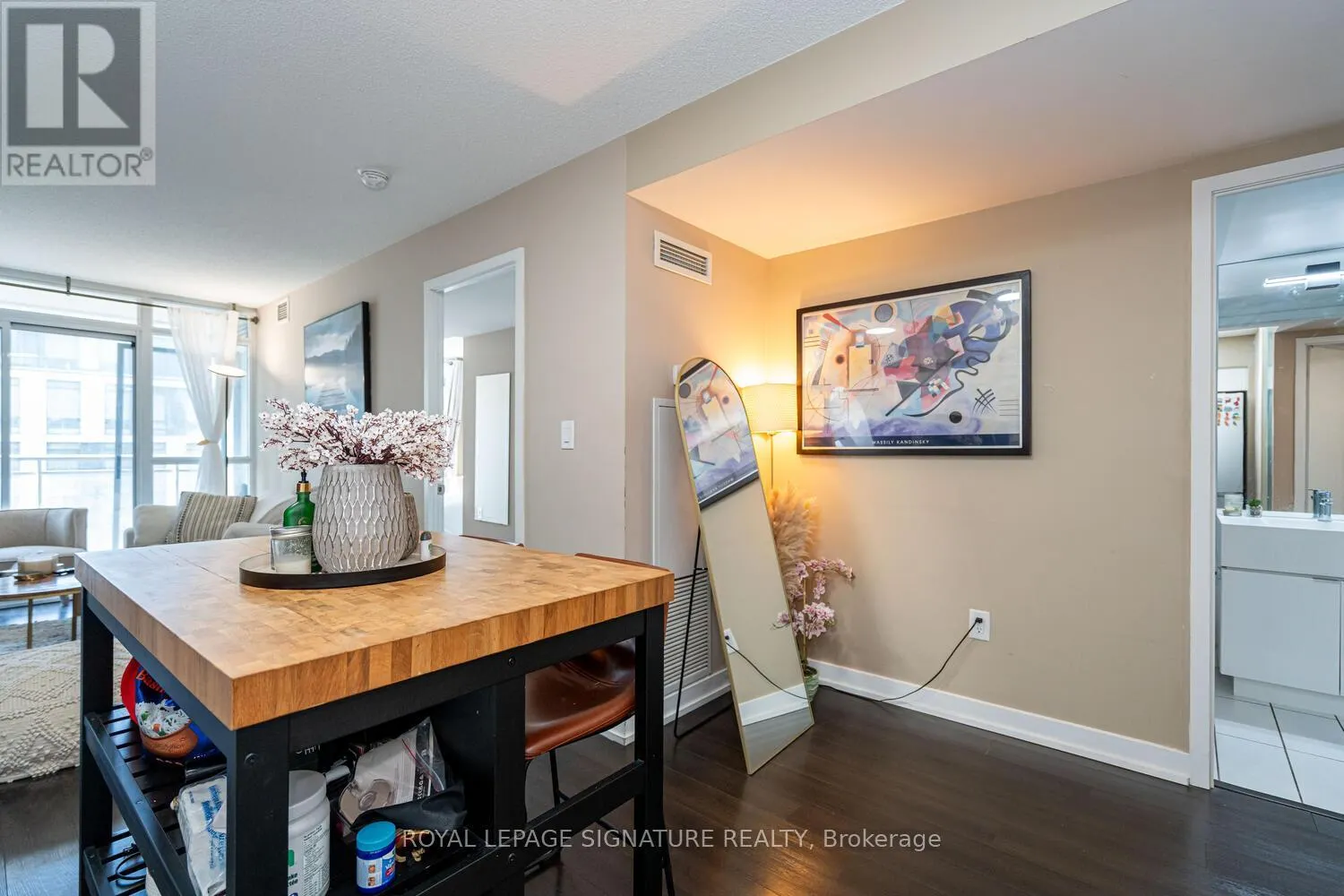 610 - 151 DAN LECKIE WAY