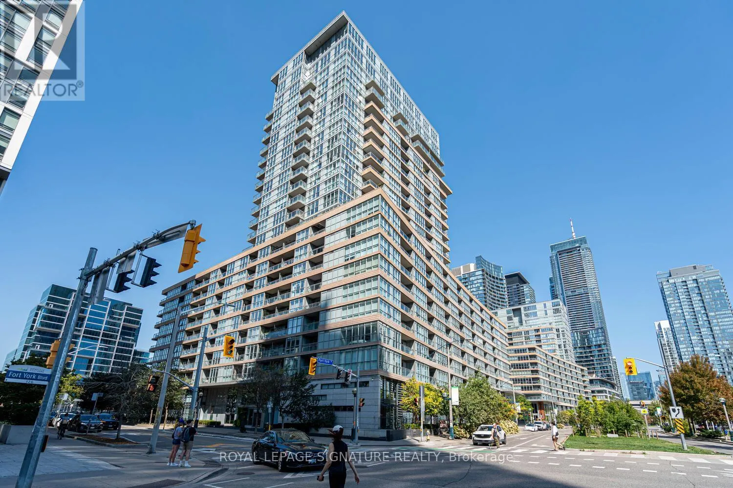 610 - 151 DAN LECKIE WAY