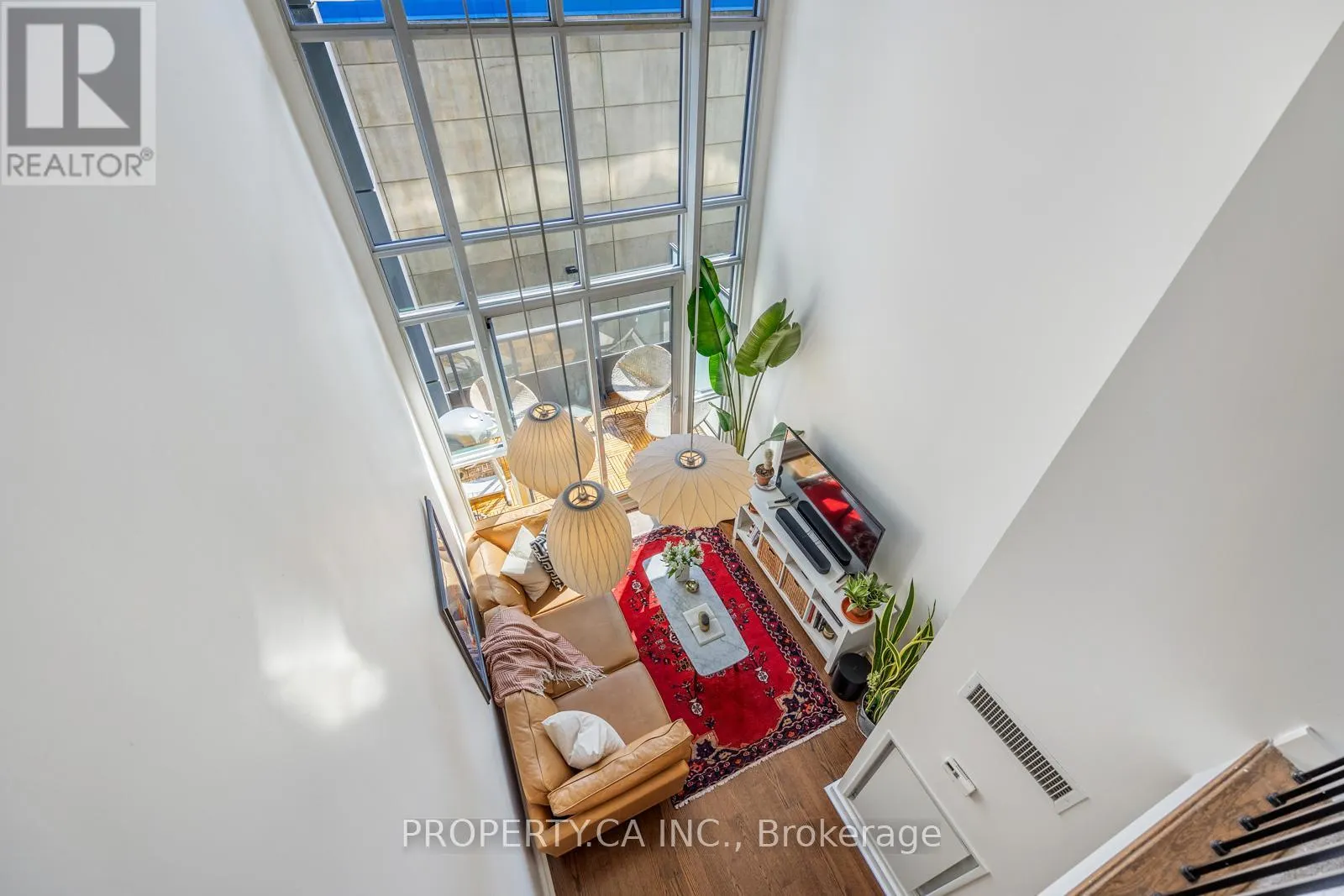 329 - 5 HANNA AVENUE