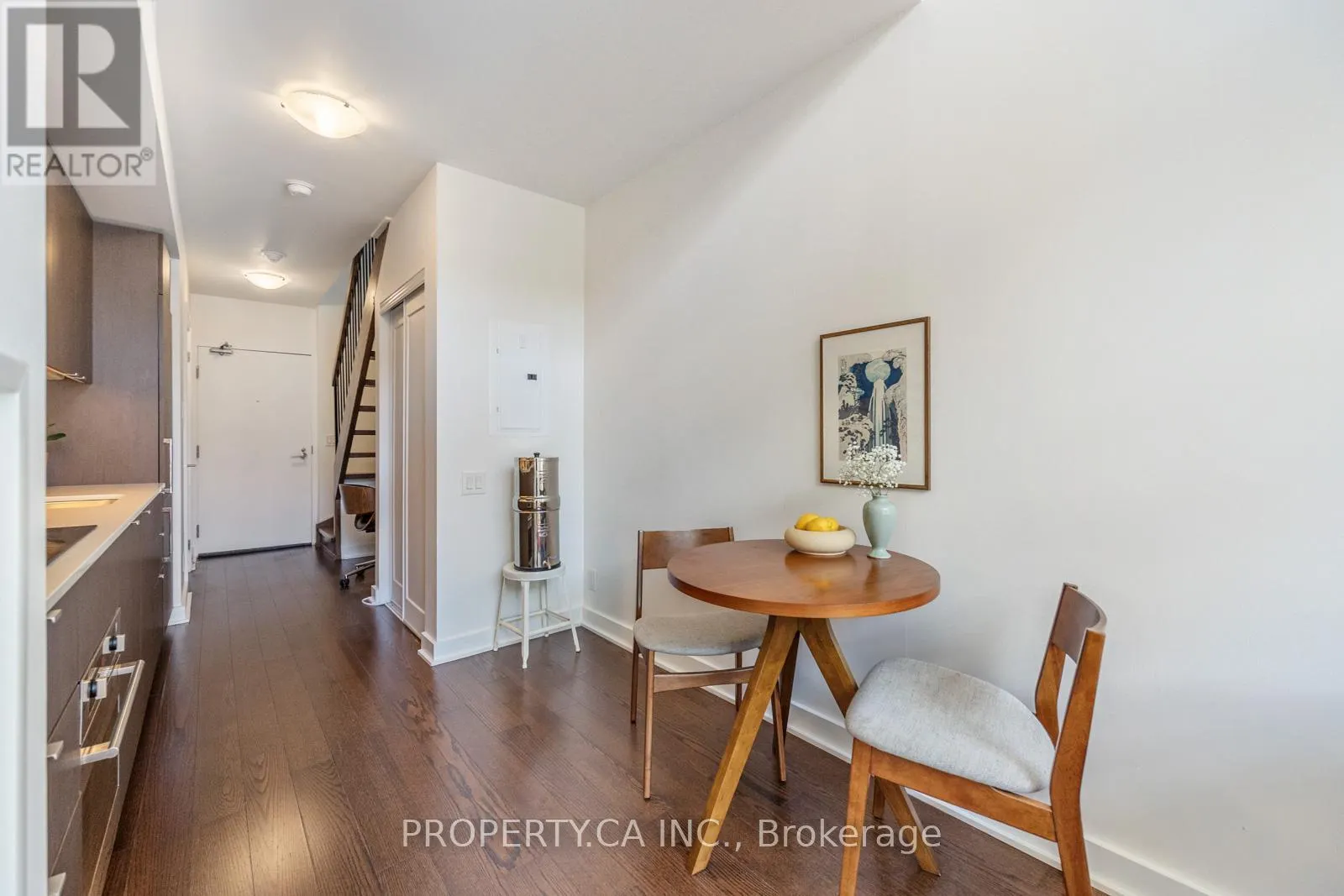 329 - 5 HANNA AVENUE