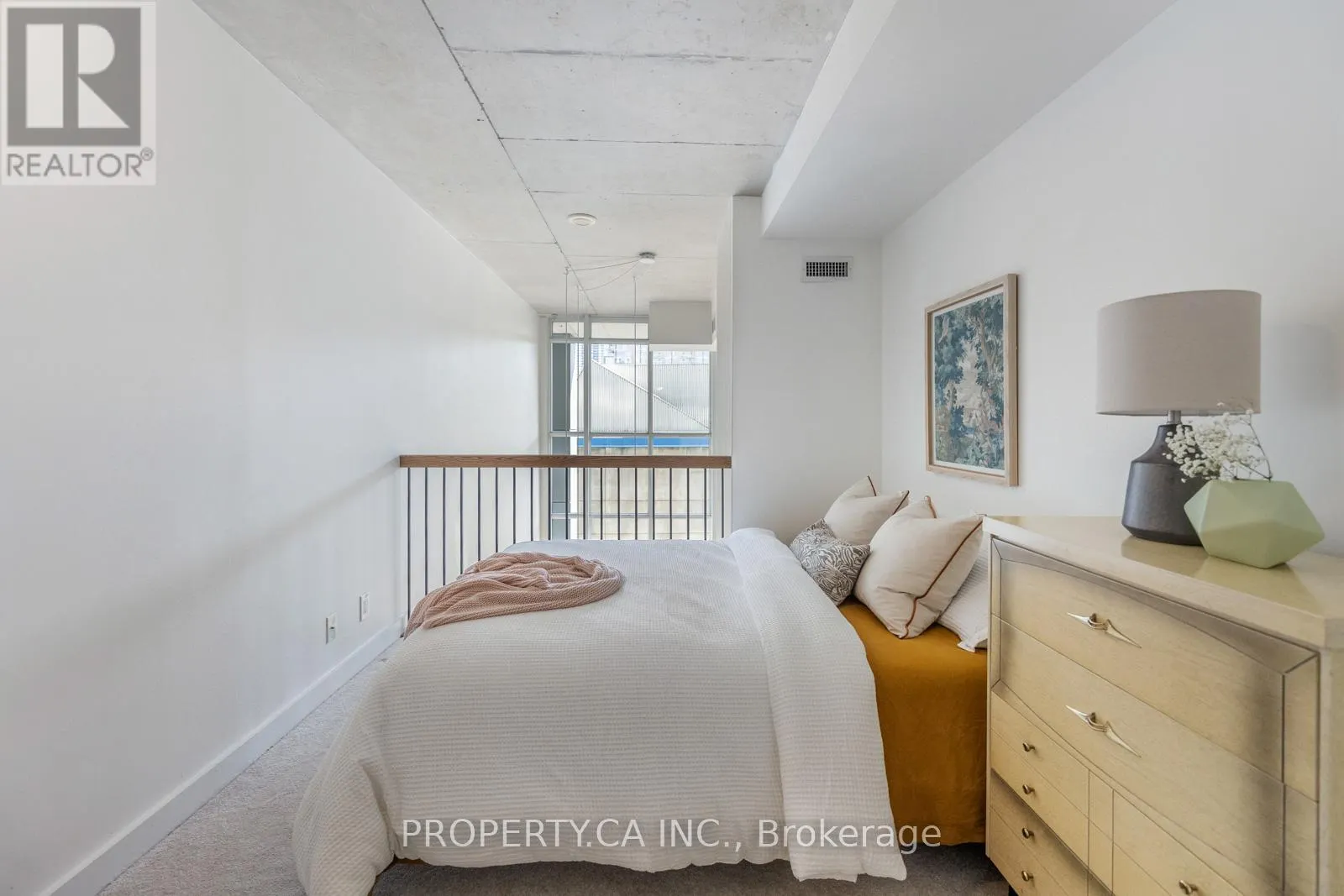 329 - 5 HANNA AVENUE