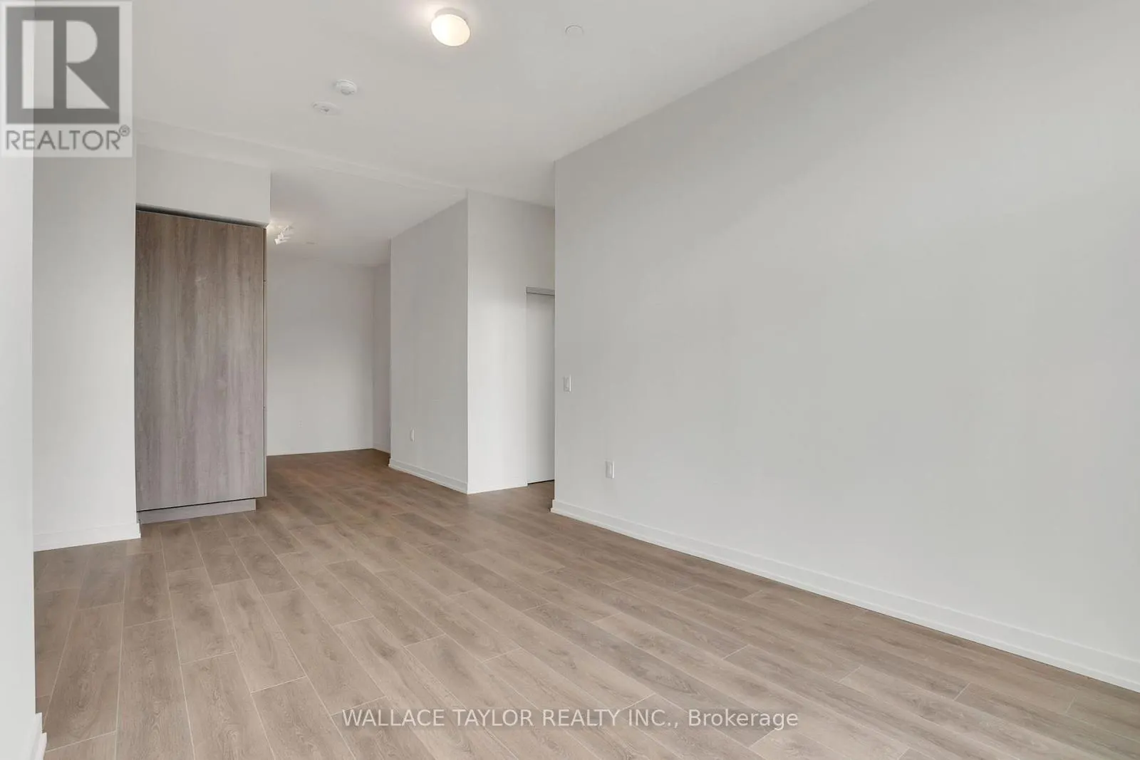 201 - 181 STERLING ROAD