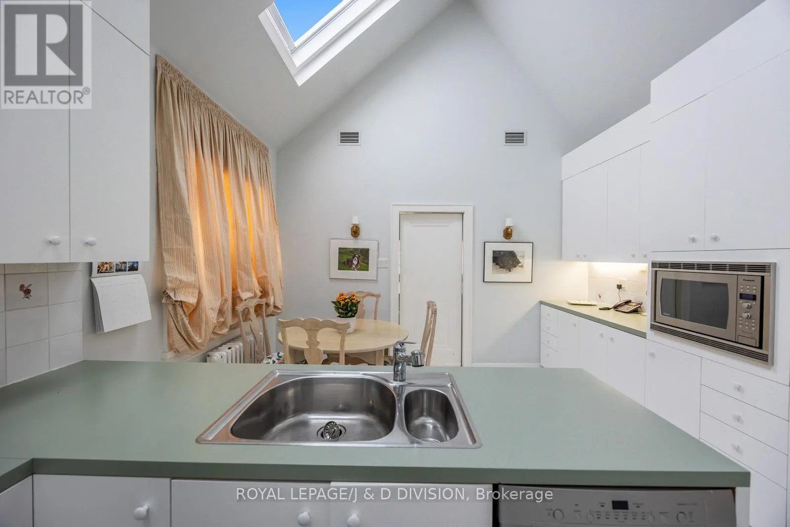 4 HIGHBOURNE ROAD