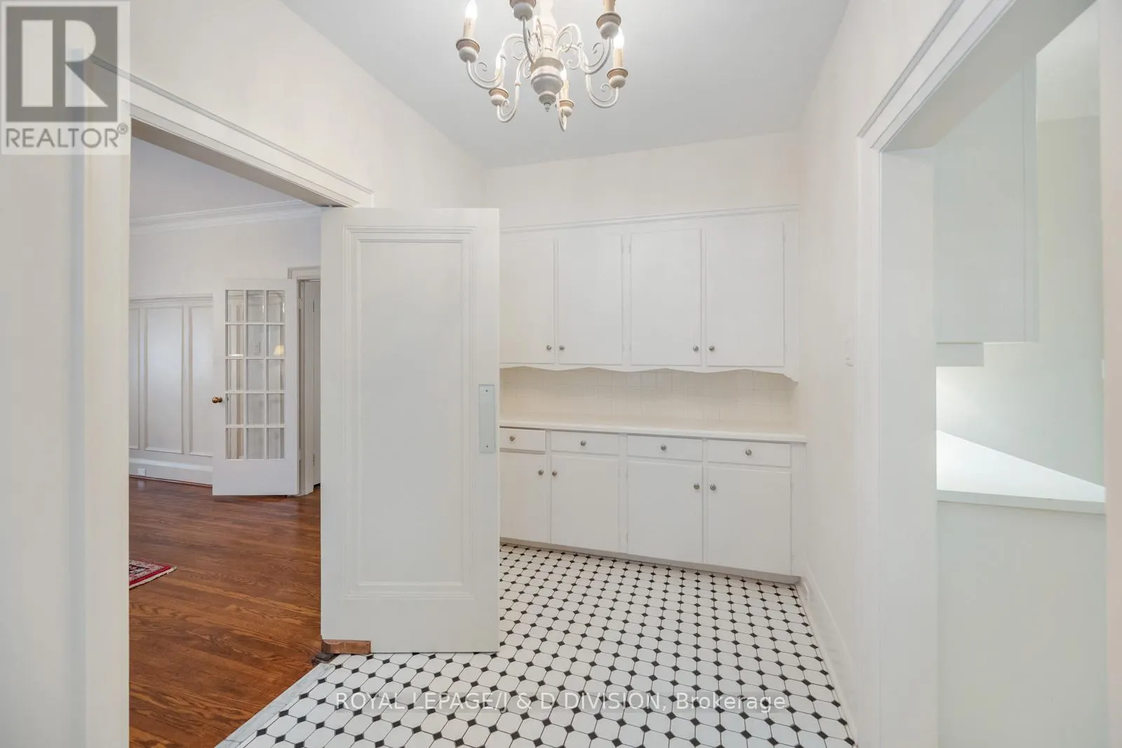 4 HIGHBOURNE ROAD
