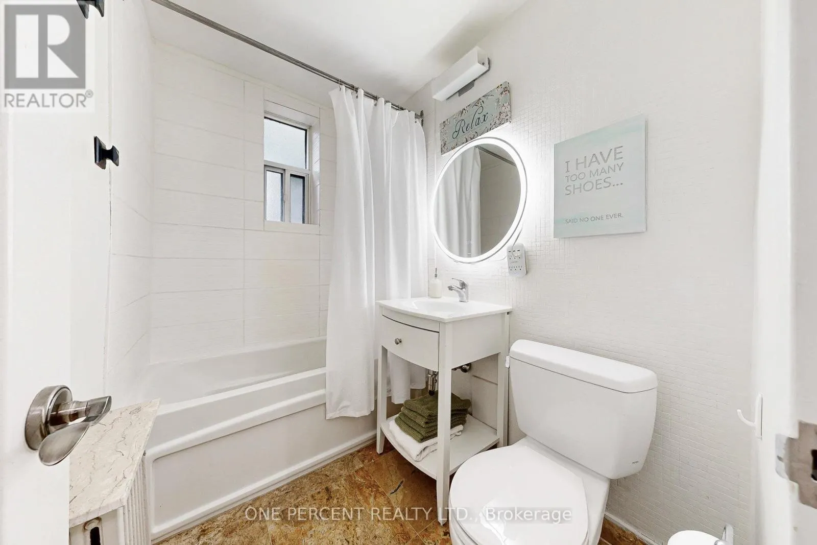 206 - 2550 BATHURST STREET