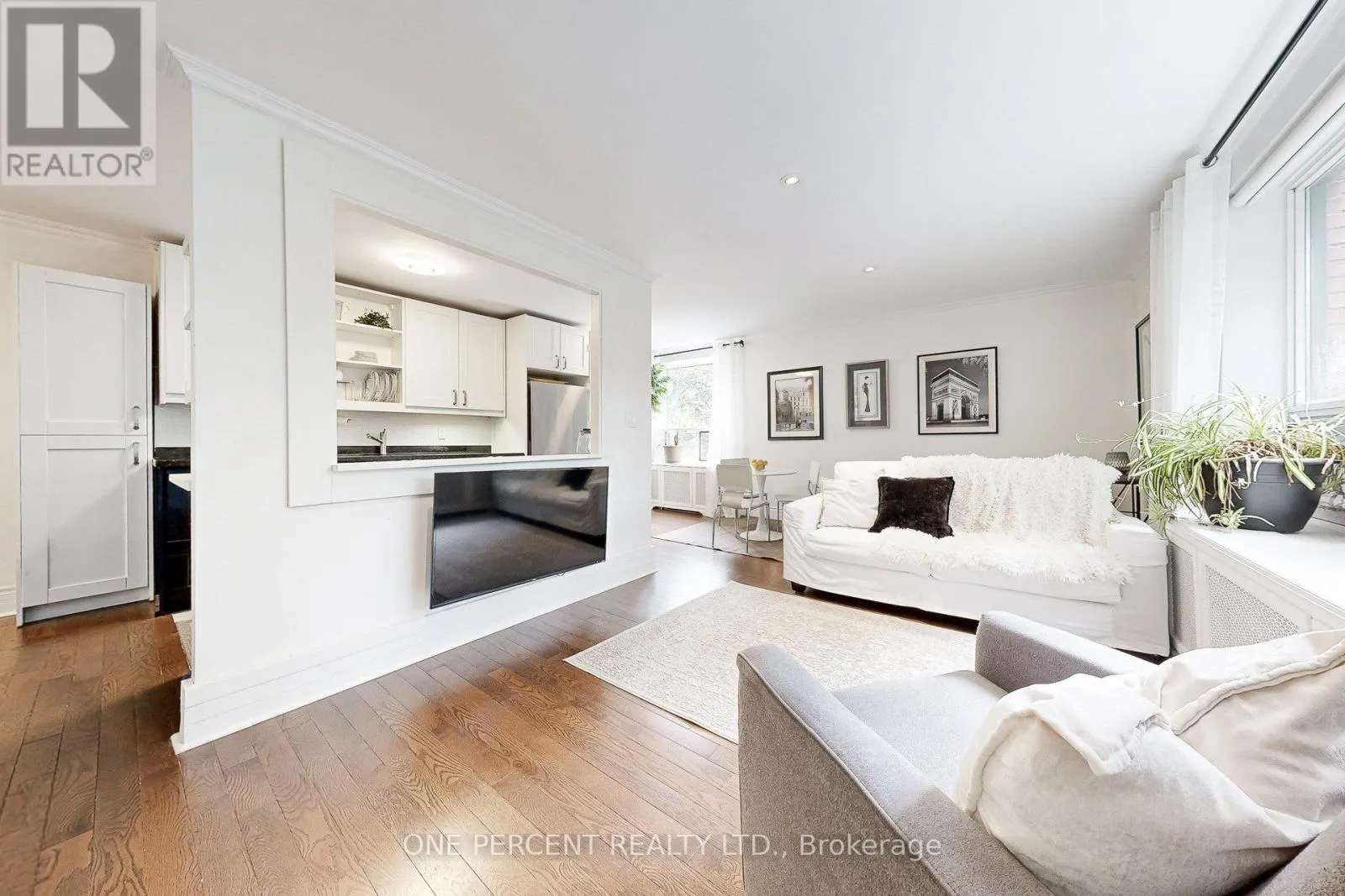 206 - 2550 BATHURST STREET