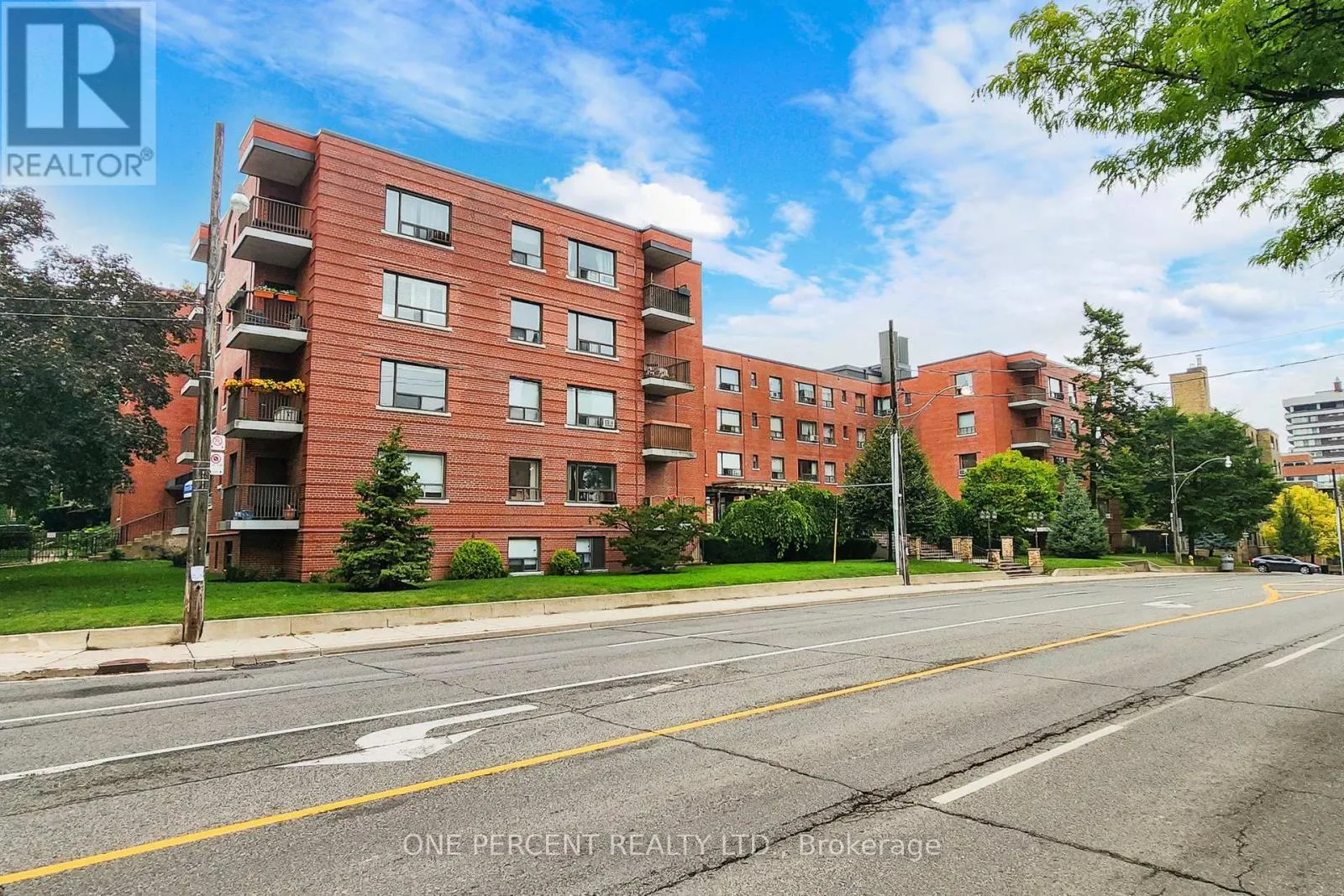 206 - 2550 BATHURST STREET