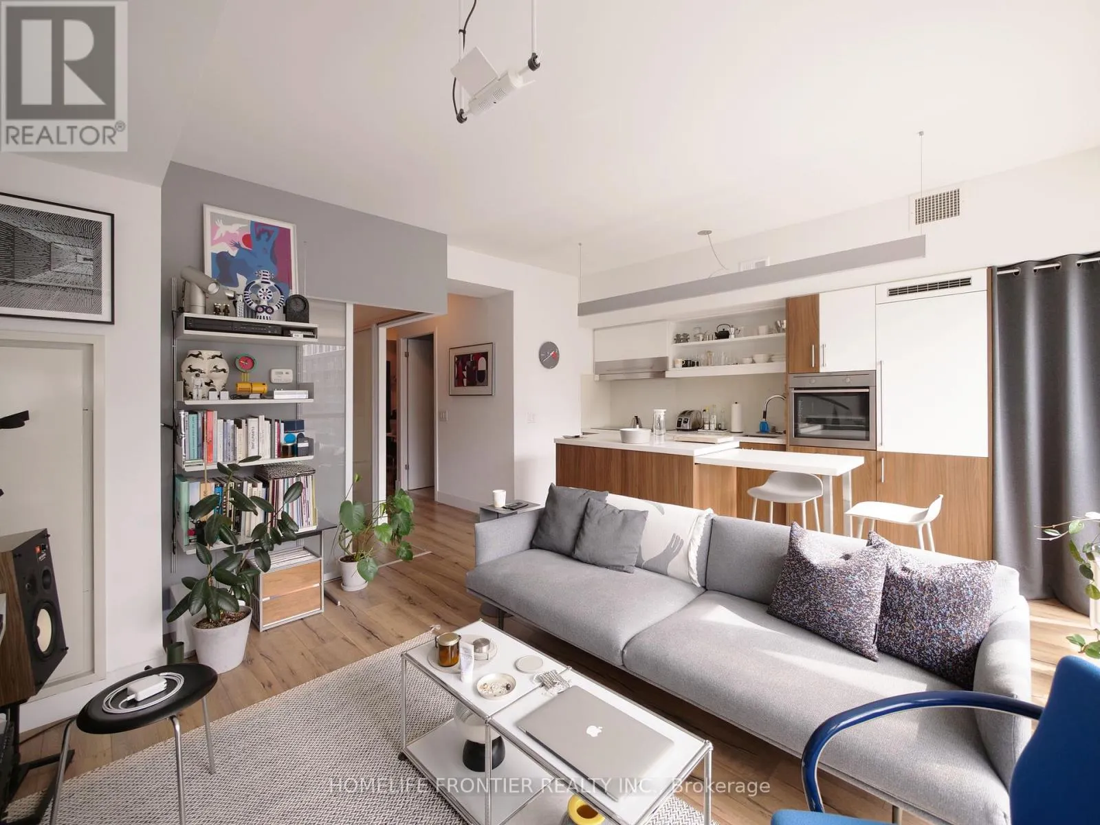 505 - 39 SHERBOURNE STREET