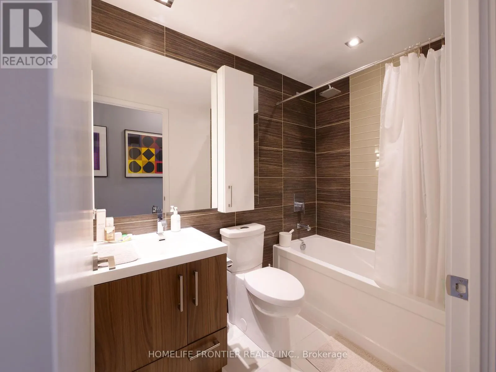 505 - 39 SHERBOURNE STREET