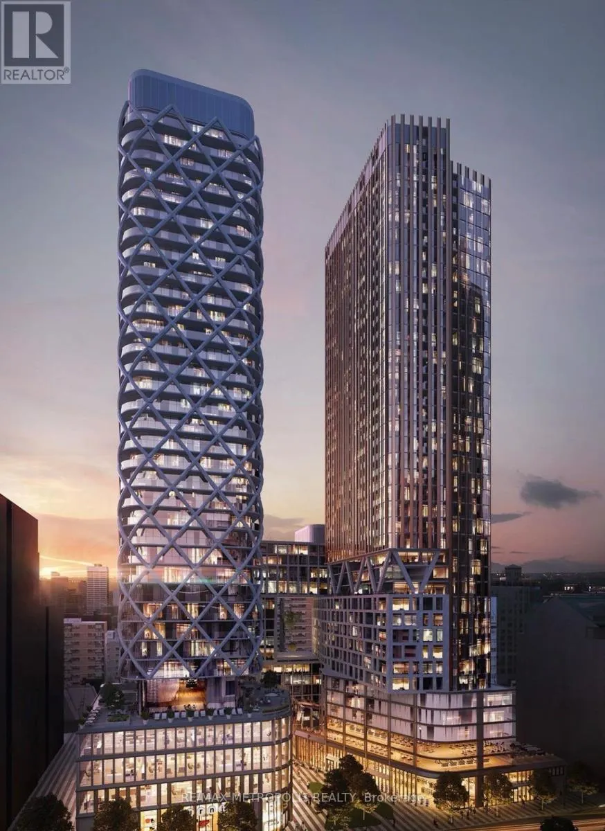 1032 - 230 SIMCOE STREET