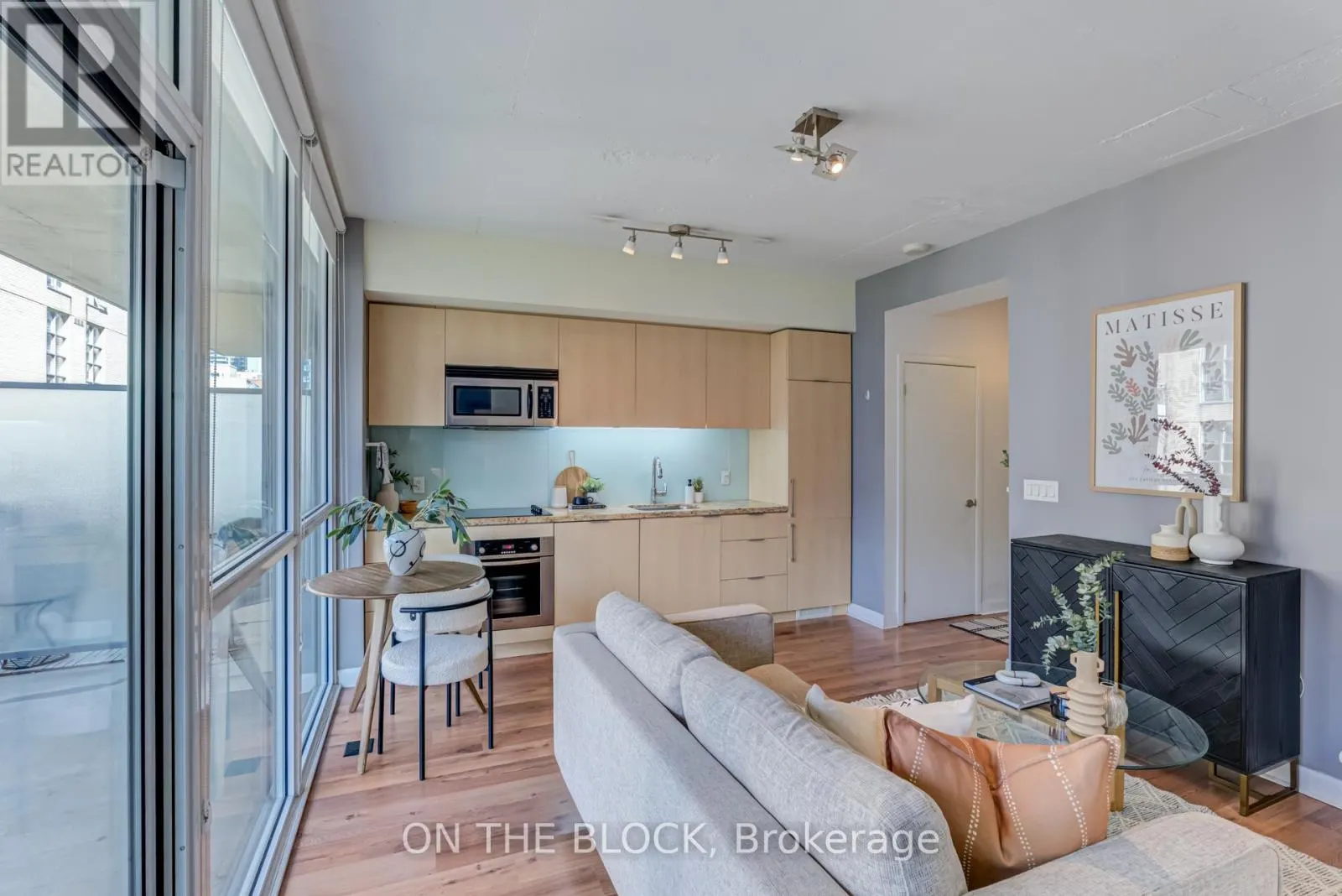 616 - 478 KING STREET W