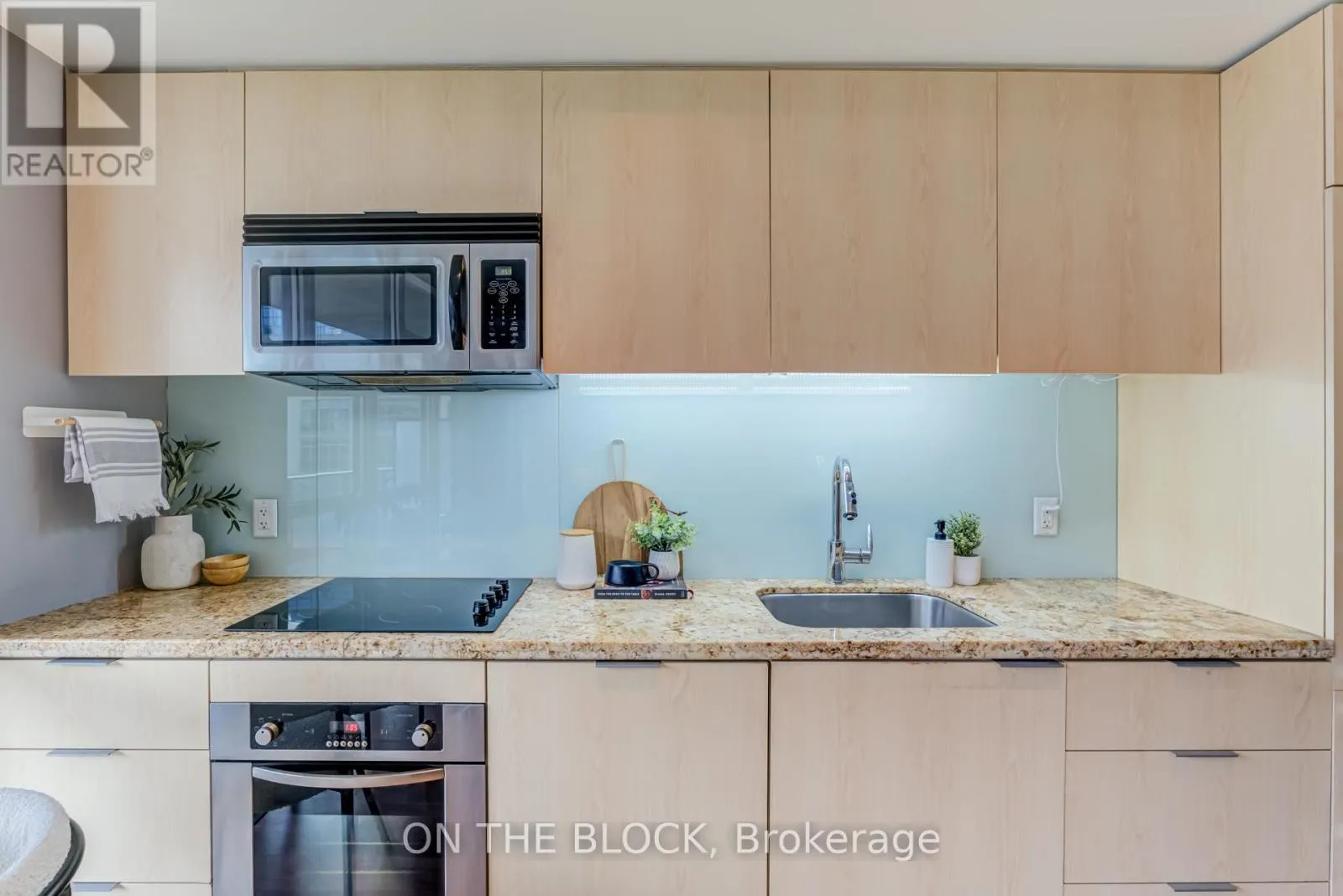 616 - 478 KING STREET W