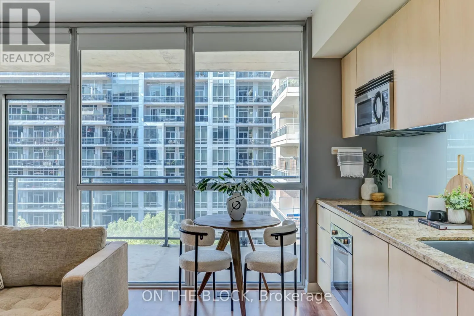 616 - 478 KING STREET W