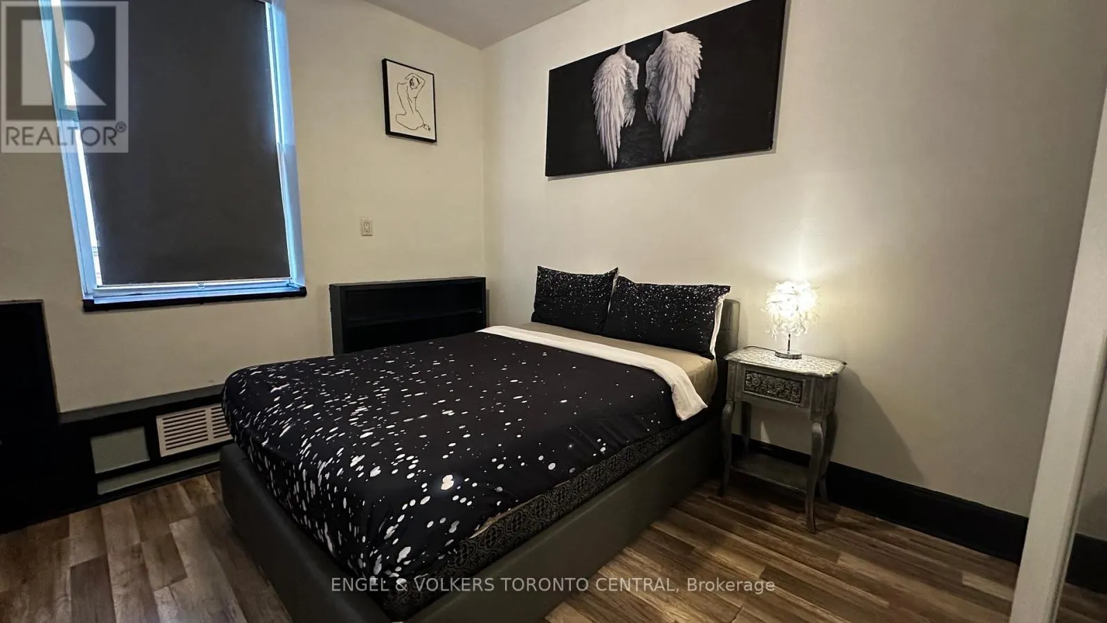 650 1/2 QUEEN STREET W