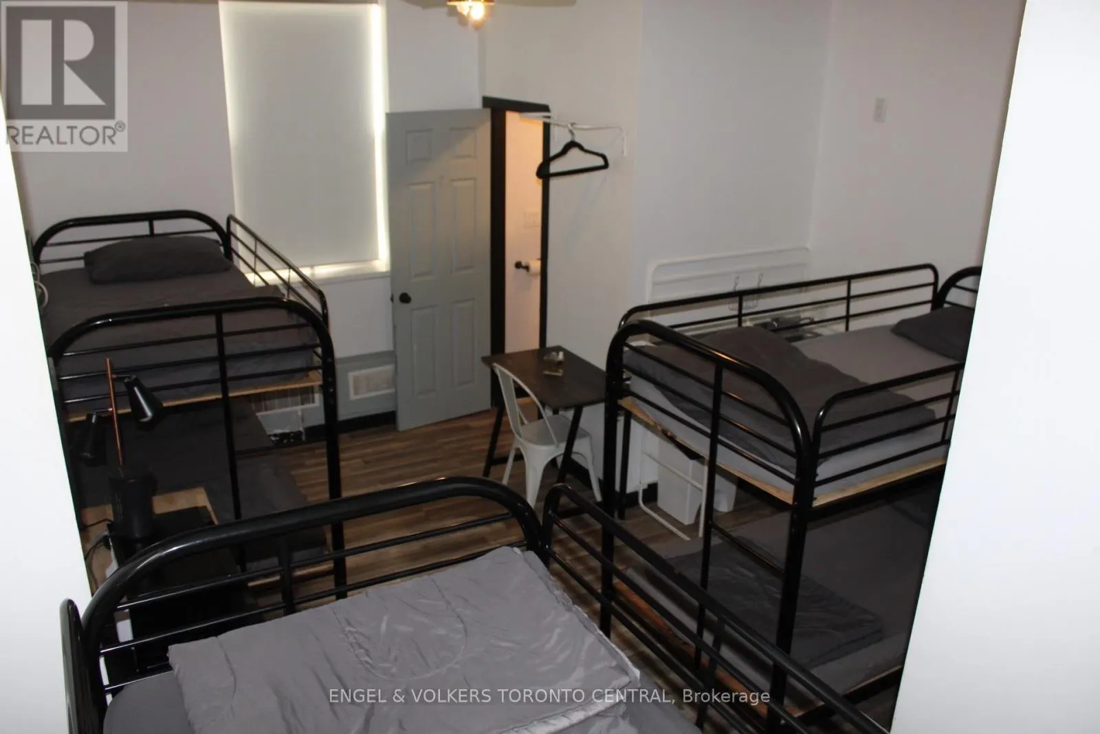 650 1/2 QUEEN STREET W
