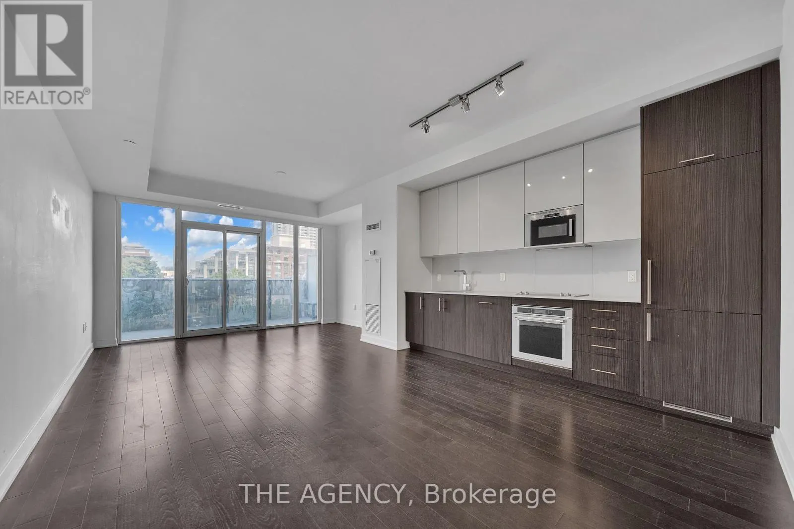508 - 330 RICHMOND STREET W