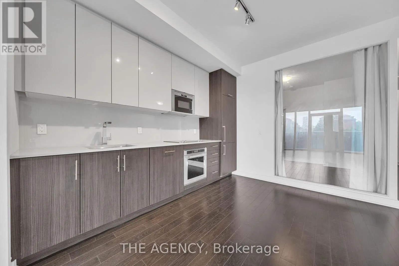 508 - 330 RICHMOND STREET W
