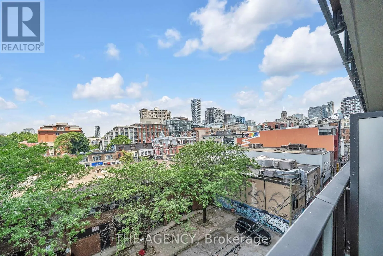 508 - 330 RICHMOND STREET W