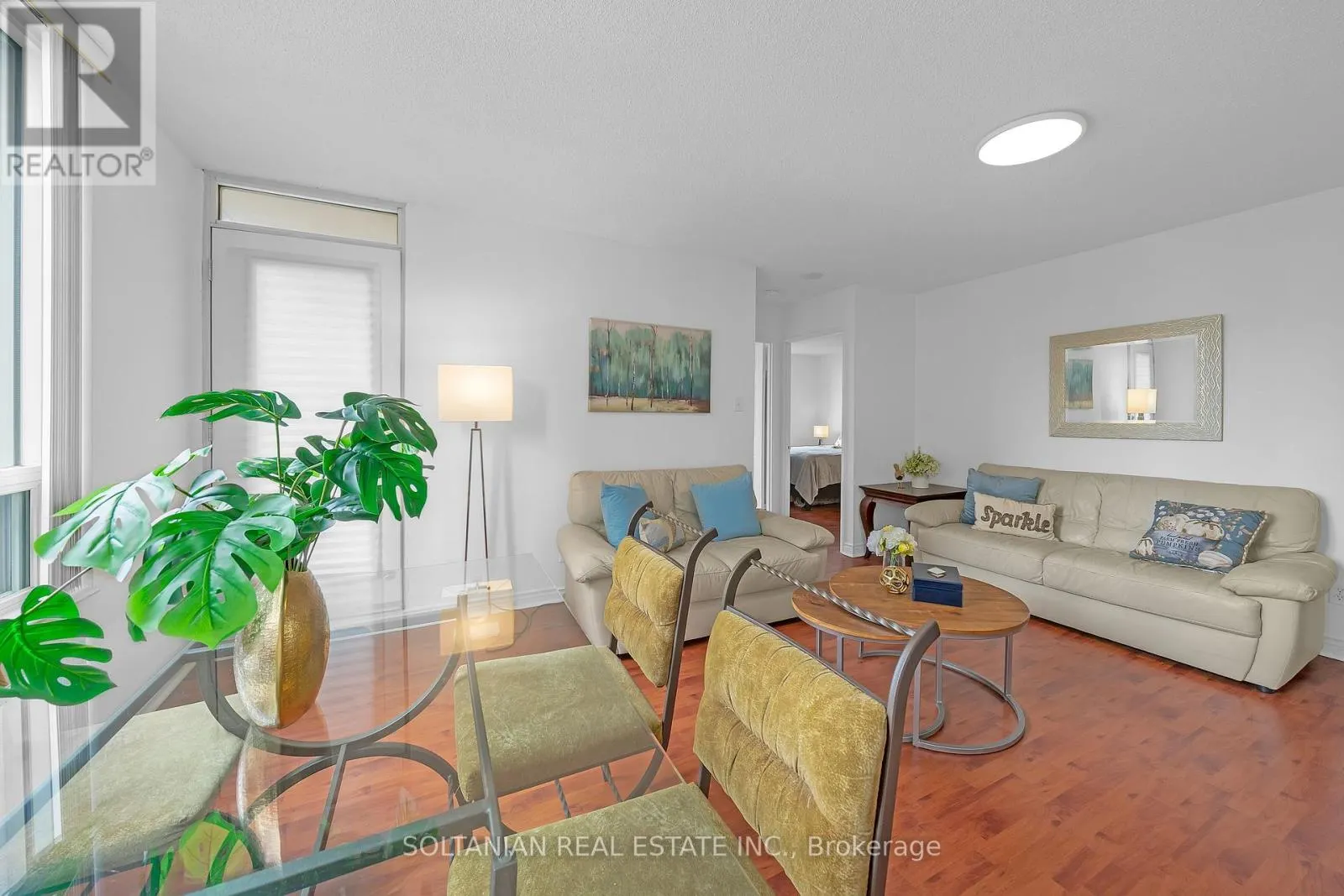1702 - 256 DORIS AVENUE