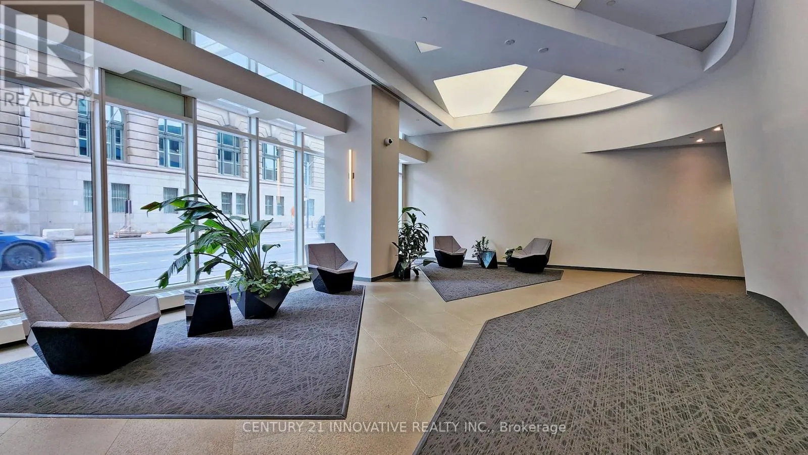 5105 - 8 THE ESPLANADE AVENUE