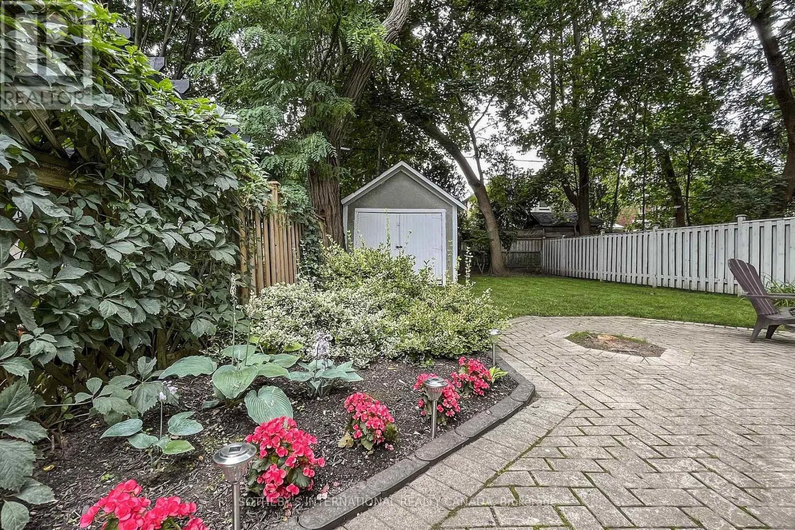 182 DUPLEX AVENUE