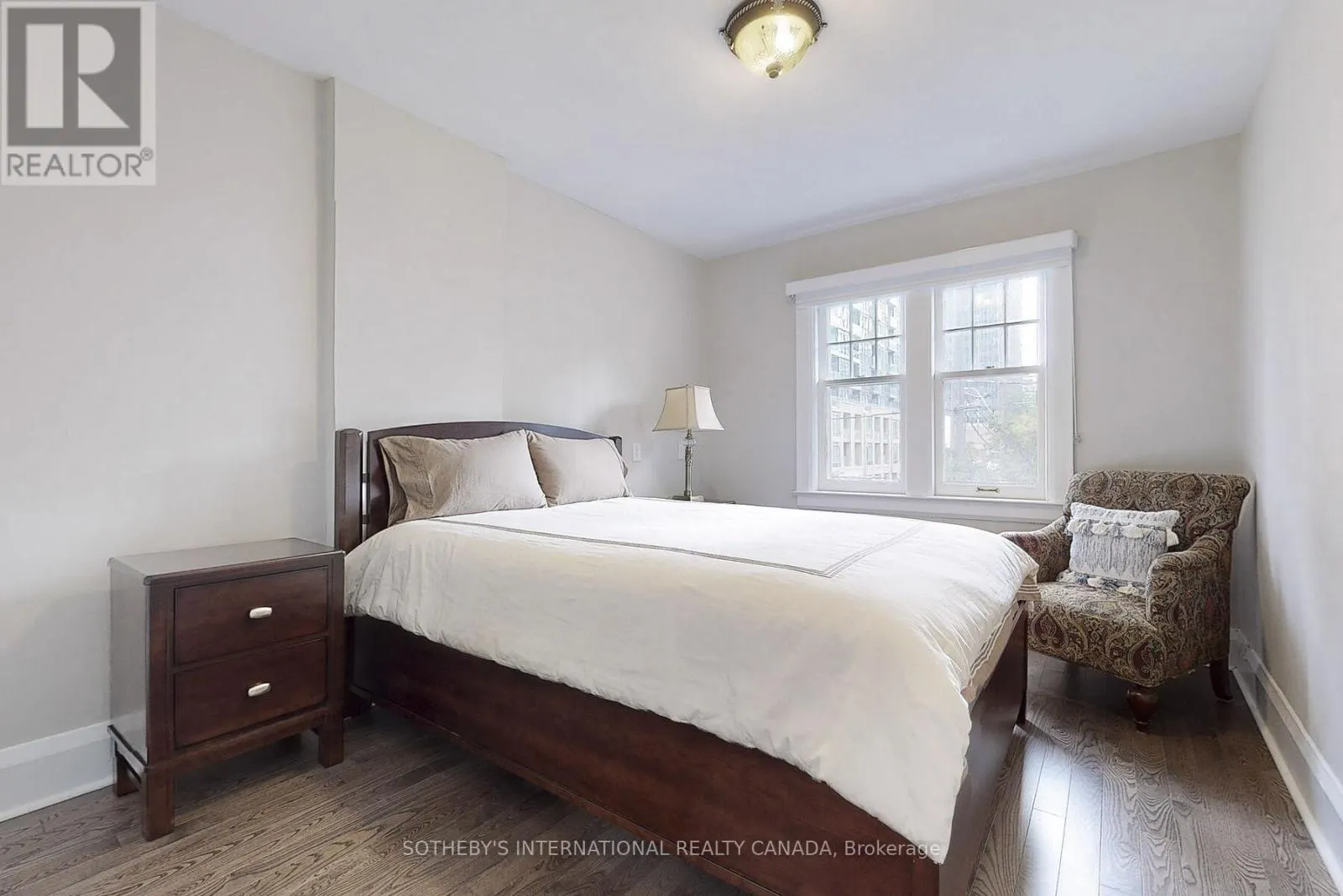 182 DUPLEX AVENUE
