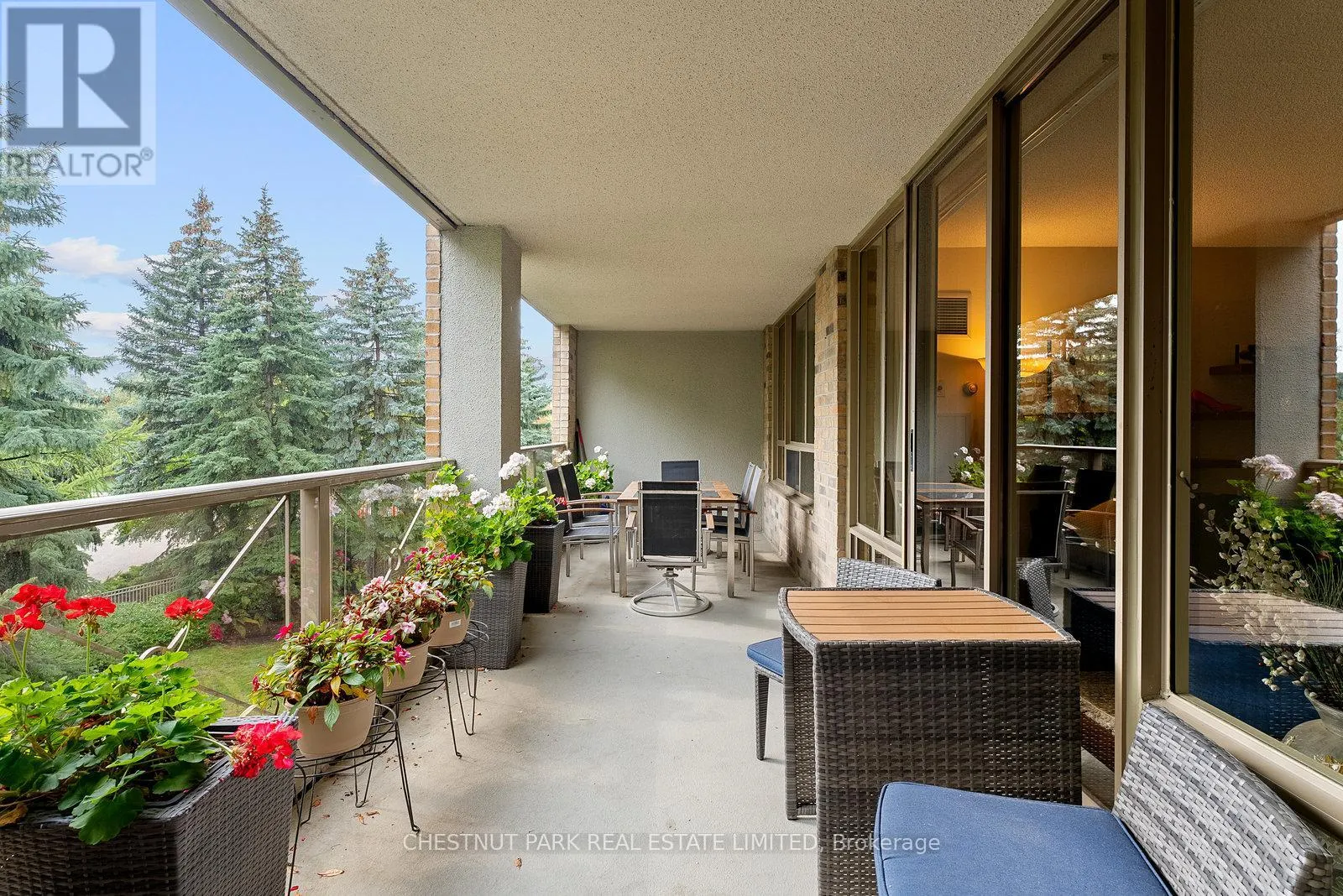 311 - 215 THE DONWAY W