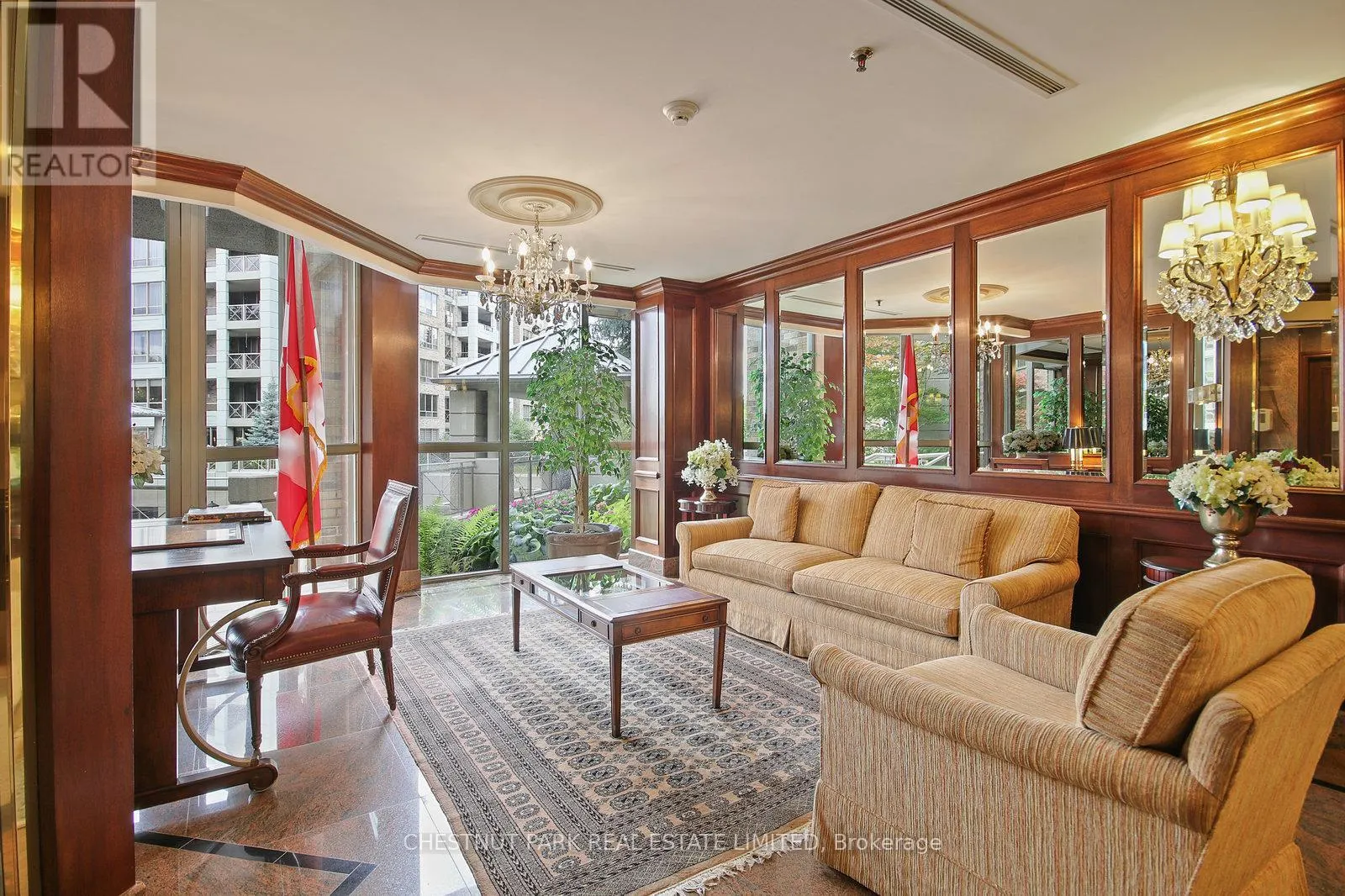 311 - 215 THE DONWAY W