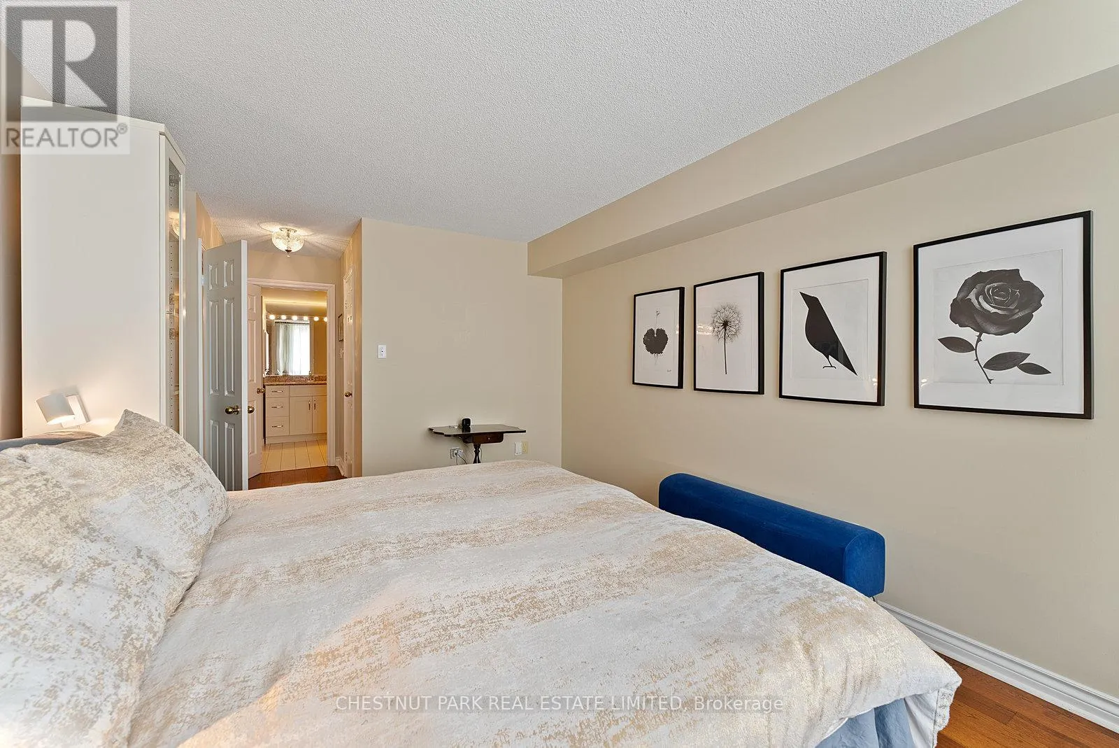 311 - 215 THE DONWAY W